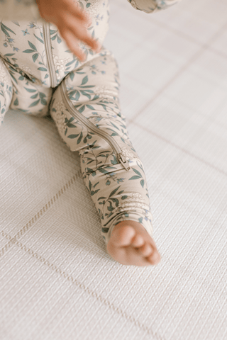 Bamboo Sleeper - Hydrangea (by Solange Pilote)