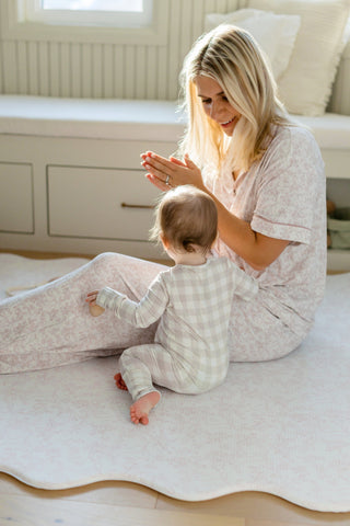 Women's Short Sleeve Bamboo Pajama Set - Pink Bows & Bunnies