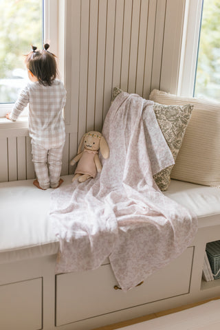 Organic Cotton Swaddle Blanket - Pink Bows and Bunnies