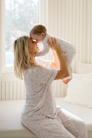 Women's Short Sleeve Bamboo Pajama Set - Pink Bows & Bunnies